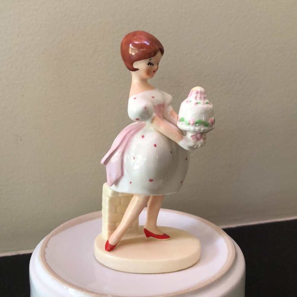 Lefton's Sweet Sixteenth Ceramic Porcelain Figurine w/Cake- Vintage Cake Topper - Picture 4 of 13